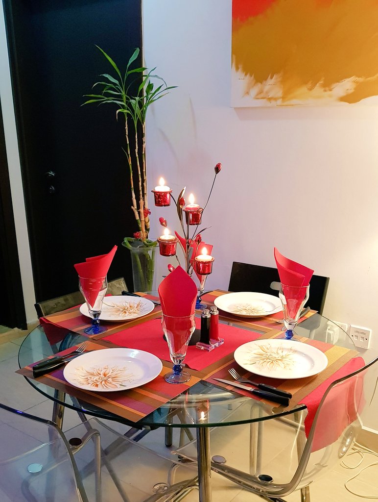 drewmeldoeslife's tweet photo. Table For 4! Mr. & Mrs. Le Moine #visitor #dinnerathome #FriendshipGoals #hindebrandtshome #mrschef #mrshildebrandtkitchendiary https://t.co/QpmTbAKFjj