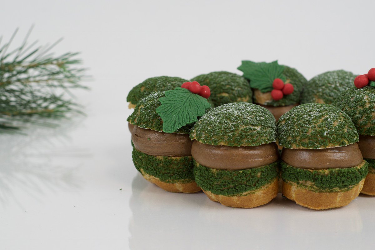 chouketteeclair's tweet photo. Check out our holiday dessert selection. 10% off if you order before December 10th. #ShowStopper #delicious #simplyseattle https://t.co/jE1hN6aPLN
