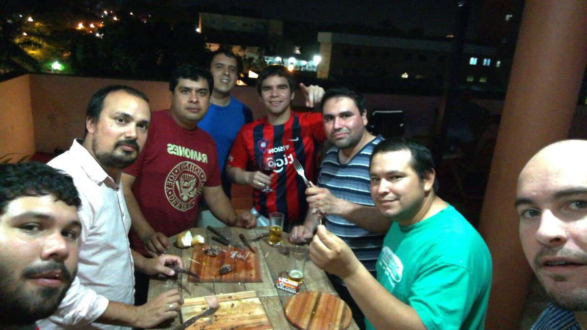 electrostones's tweet photo. 18 años de amistad https://t.co/JCB4lhC5f1