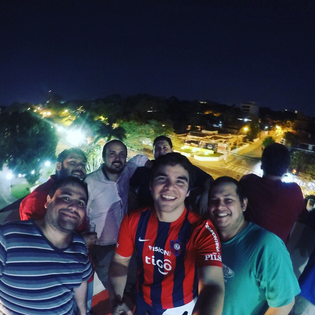 electrostones's tweet photo. 18 años de amistad https://t.co/JCB4lhC5f1
