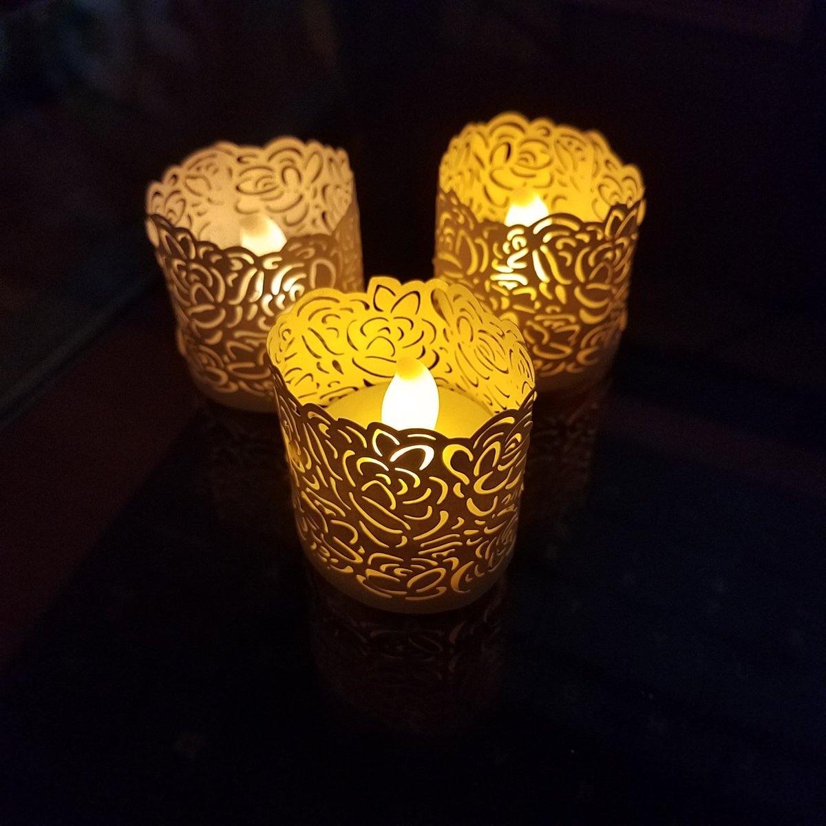 NVProductReview's tweet photo. Beautiful decorative flameless tea light candle set. 
Amazing value pack of 24
 by FRUX
#tealightcandles #frux https://t.co/90ZOI39Iwy