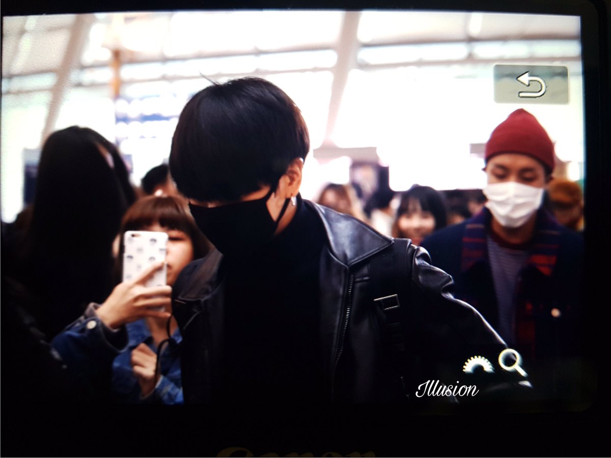 Illusion_901's tweet photo. 171103 인천공항 출국

많이 피곤하진 않을까 걱정되네🐰
안에서 푹 자 ❤️

#정국 #방탄소년단 #BTS #jungkook #kooki @BTS_twt https://t.co/edR0f0aAxM