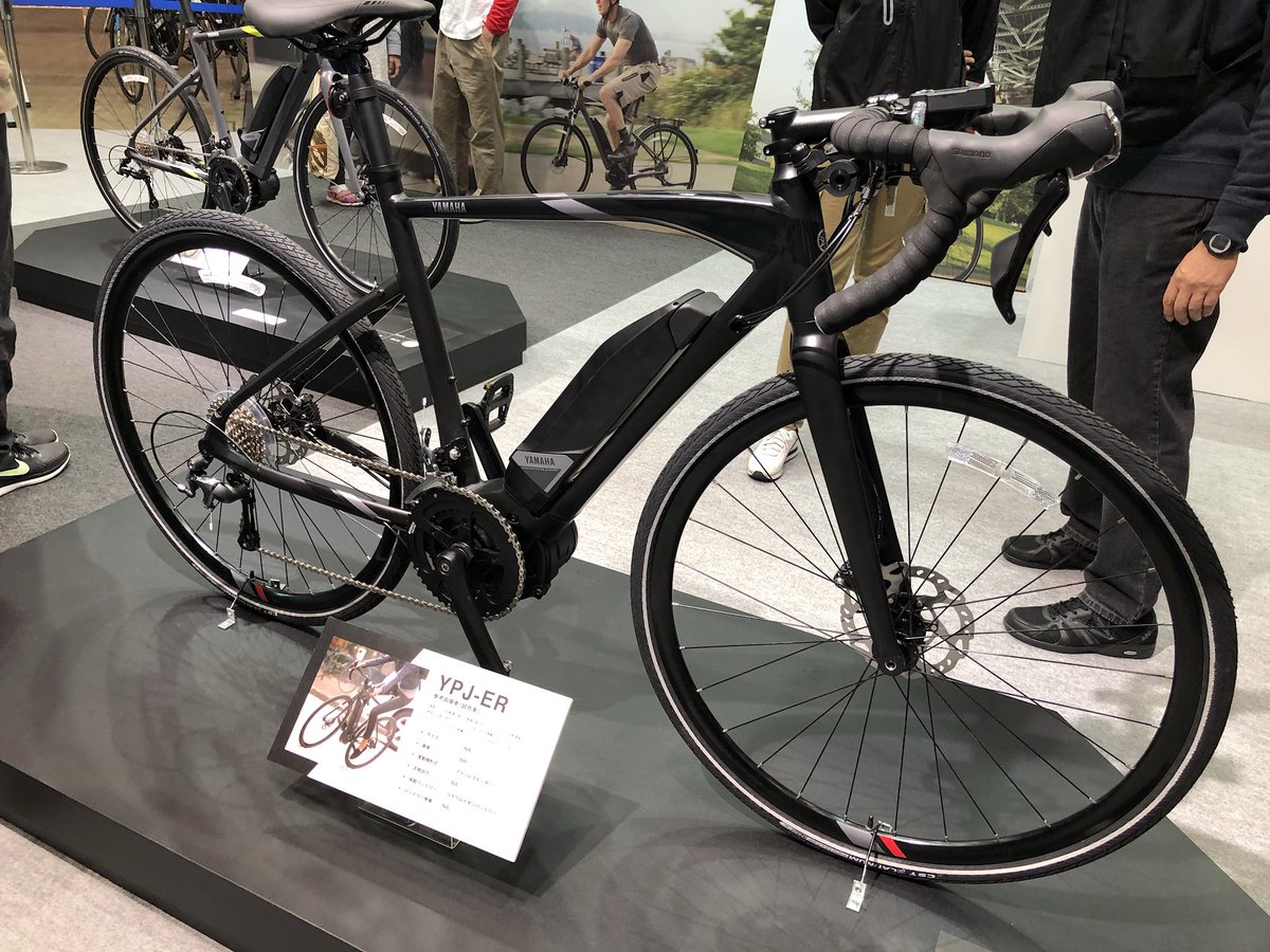 自転車の在る生活へ サイクルジャパン E Bikeまわりその3 現行よりバッテリーを大容量にしたヤマハのロードバイク モデル 参考出品 と 様々なタイプの完成車例を展示していたシマノのe Bike仕様のコンポーネンツ Shimano Steps パーツのコンポが出て