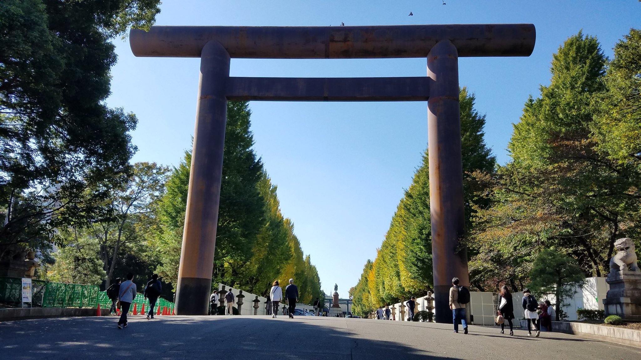 電波やくざꉂꉂ ʬʬ 靖国神社の第一鳥居からnttドコモ代々木ビル見えるー T Co Iraxtivtwf Twitter 電波やくざꉂꉂ ʬʬ 靖国神社の第一鳥居からnttドコモ代々木ビル見えるー T Co Iraxtivtwf Twitter