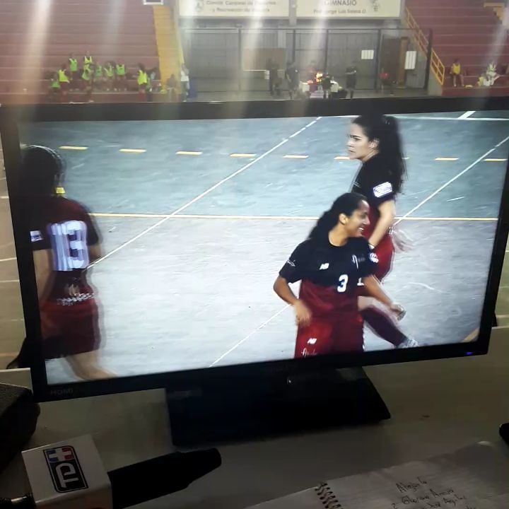 PromoFut's tweet image. Golazo de #AlajuelaFutsal . 4to gol de la noche de María José Aguilar.
5 x 4 arriba el equipo alajuelense 
#SomosP… bit.ly/2AelDDW