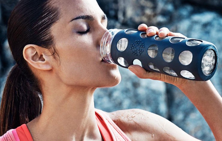 runnersworld's tweet photo. Follow these tips to get to the start fueled and hydrated, and finish strong. https://t.co/9Okn0EQkwC https://t.co/UzTKZPYmUj