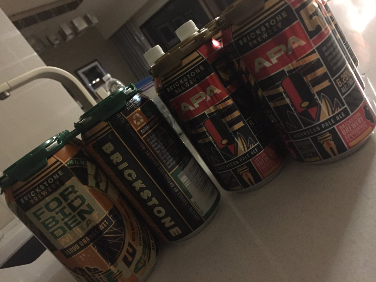 baqnov's tweet photo. @brickstonebrew this Michigan girl found this! #freakinweekend #brickstone #beer #brew #friday #fun #family #friends #good #crackin https://t.co/Jc7OGeiGPT