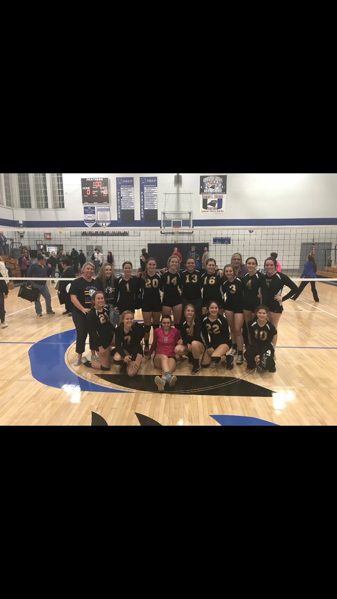 hannaparisio22's tweet photo. So proud of my team! #sectionsbound💜💛 https://t.co/gyh5UDAEus