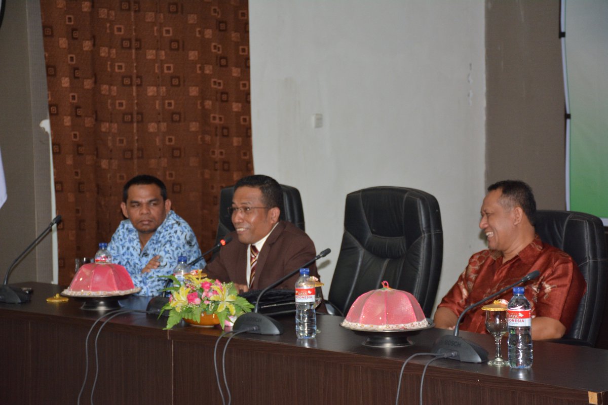 Humas_UHO's tweet photo. Pembukaan Peserta Pelatihan kewirausahaan PMW UHO
#RuangSenatLt.4 #RektoratUHO #tgl 2 s/d 5 Oktober 2017 https://t.co/5I0O4Ekj5h