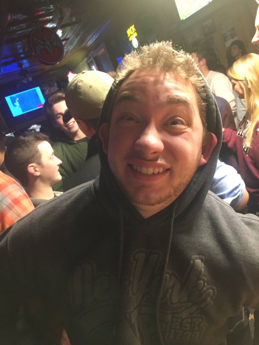bcook1996's tweet photo. @joeybeisbier or vine star? You decide. https://t.co/jpSoiejLvS