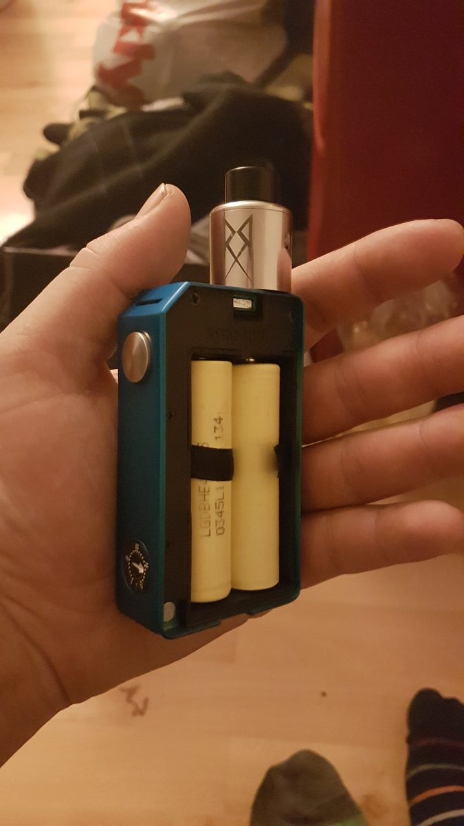 tj_vaping's tweet photo. Just got a new mod pretty cool if u ask me ๐จ๐จ๐จ๐จ๐จ #vape #vapelife #mods #teslamod #vapingdane https://t.co/voN5nfOIuj
