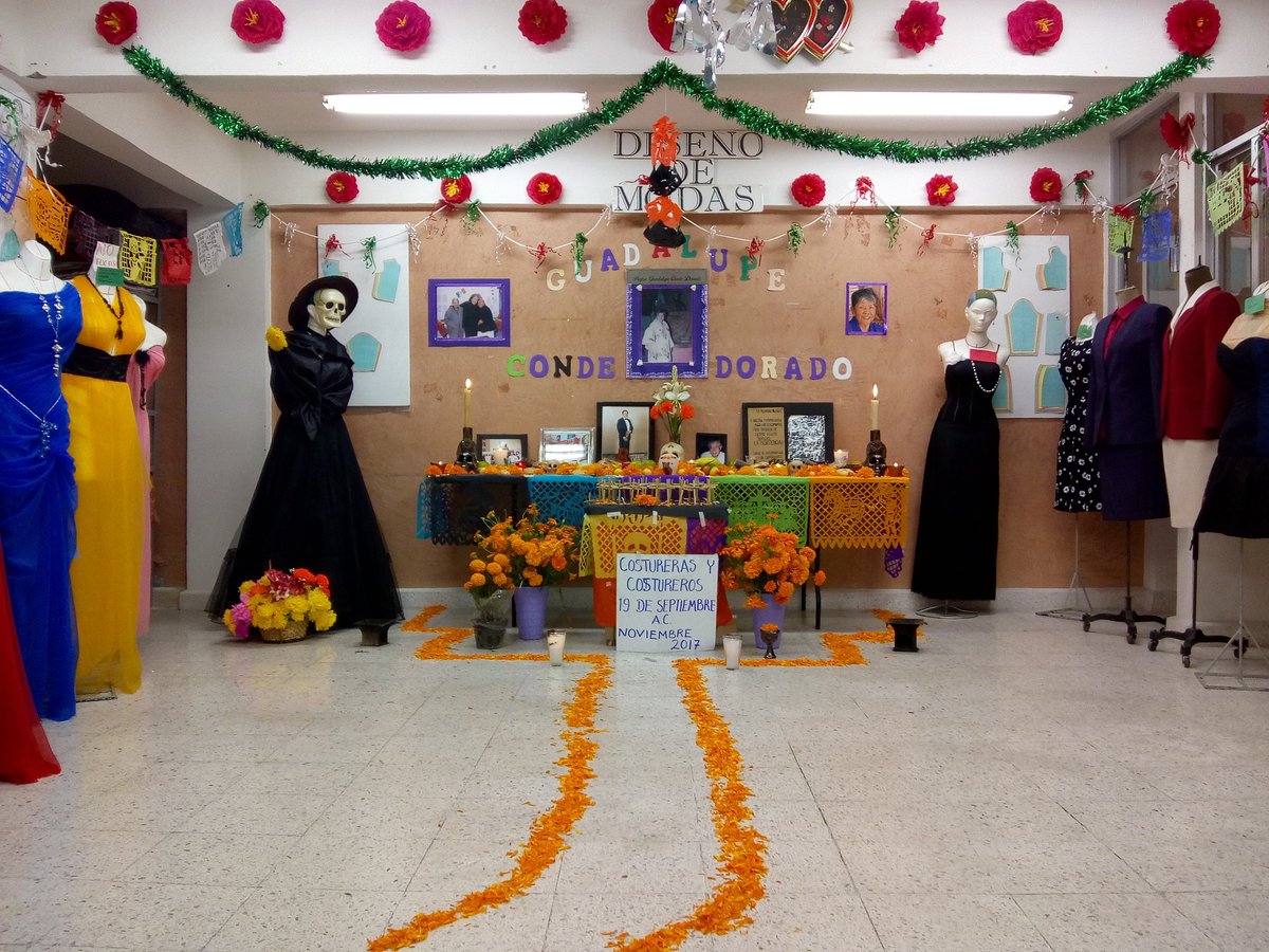 Costureras_19sp's tweet photo. Así recibimos y despedimos a nuestr@s compañer@s que se nos adelantaron #DiaDeMuertosMexico https://t.co/G2FxvP0qpn