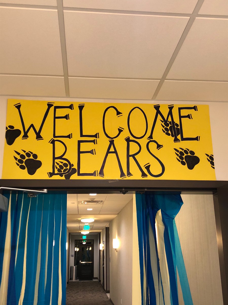 Lohsregiment's tweet photo. That would be “Claws Up” Family!! Thanks anyway Wyndham! @CaptGrizzly https://t.co/04EfpXKxH3