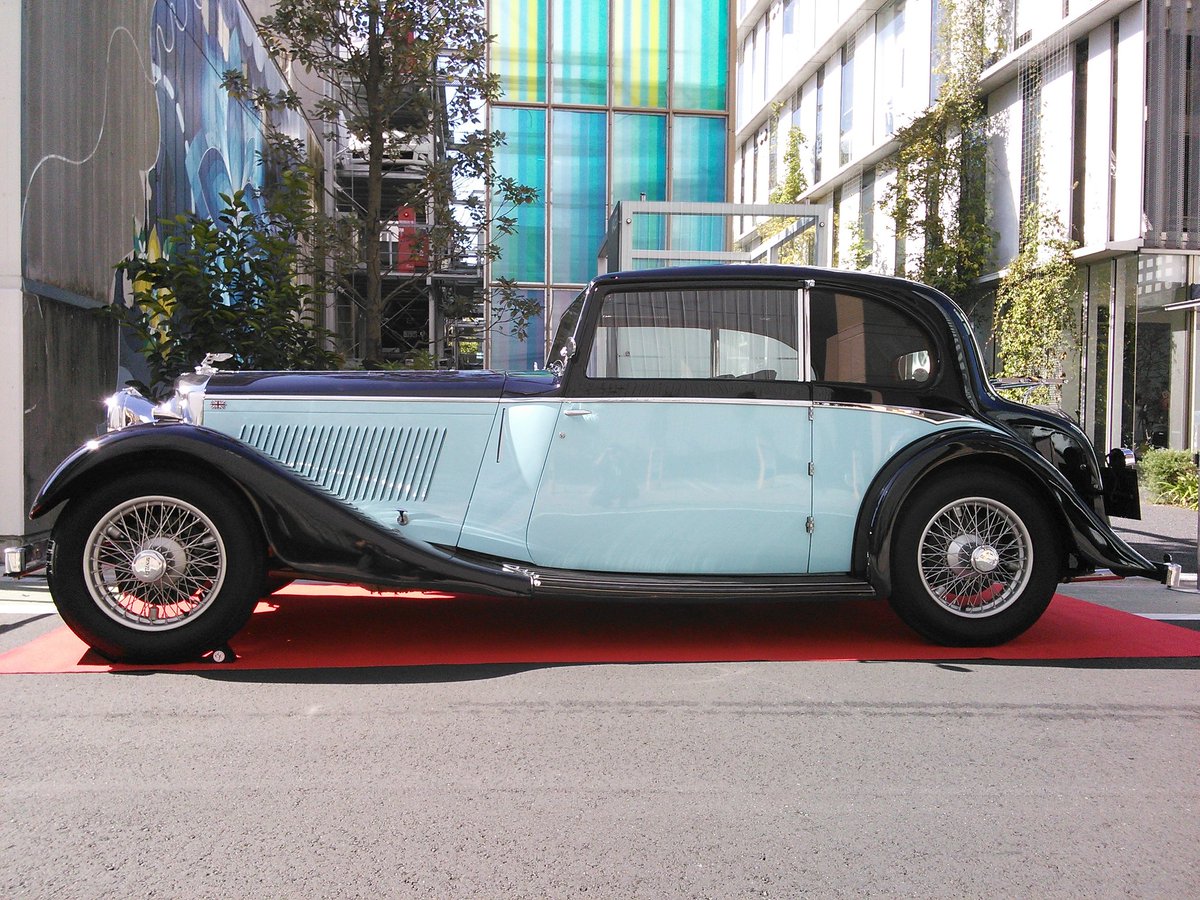 Tenhou Set Ar Twitter クラシックカー カナルギャラリー イン 天王洲です こちらはベントレー3 1 2クーペ 1935 です ロールスロイス と思ったのですがそのハズで Rrがベントレーを買収後 そのrrの ダービー 工場で製造されたモデルだそうです 何か