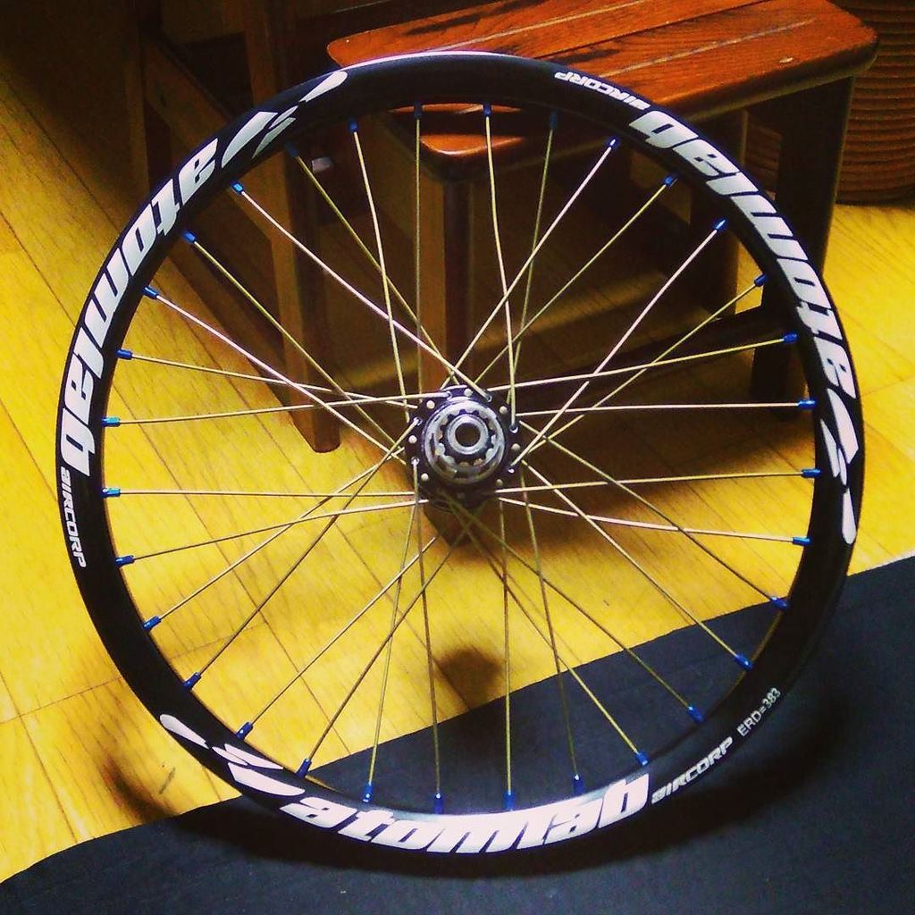 MDANISH68's tweet photo. Pre-build done...after dinner then Tune again.....#bmx #bmxracing #atomlab #wheelbuilding https://t.co/TSbIWHkCW0 https://t.co/eERYgP8xQn