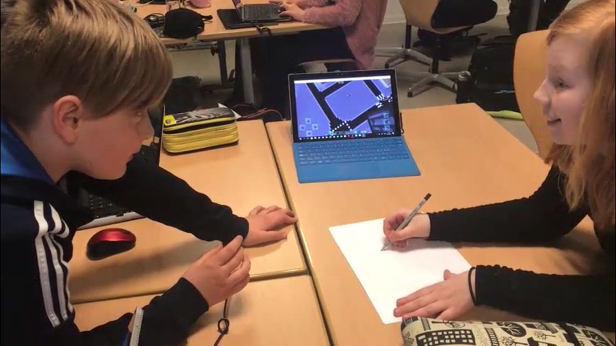 StephenReidEdu's tweet photo. In our #ProblemBasedLearning #MinecraftEdu worlds, students explore city structure &amp; solve real world problems. @PlayCraftLearn #TinyToronto https://t.co/mZ0351Pjib