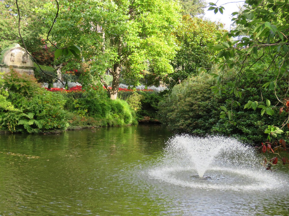 ShrewsBloom's tweet photo. Voting for #Quarry park in #Shrewsbury closes 5pm today in @FieldsInTrust UK's Best Park 2017 - cast your vote at: https://t.co/bcXkv7RfFg https://t.co/bPTZwGwdox