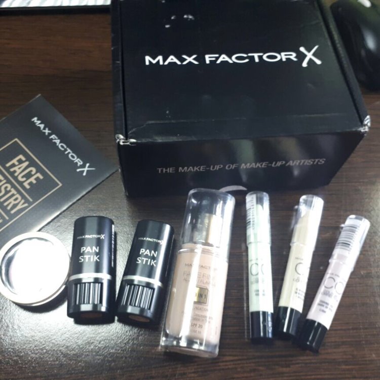 momwithastyle's tweet photo. Loved my vox box by max factor https://t.co/bJHp2S7MYT