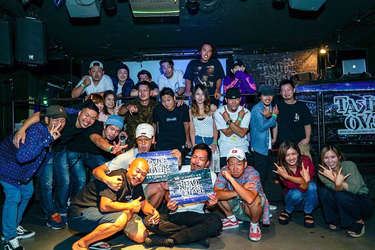 hot_nagaoka's tweet photo. 明日はいよいよTAKEOVER
【KC 1stアルバムリリースパーティー】タワレコでCD買ったって人から明日のLive後にゲトる人まで全員集合‼︎テキーラ持ってフロアでお祝いじゃーー‼︎
#TAKEOVER
#振舞い酒
#4mind https://t.co/nYJSBH0zug