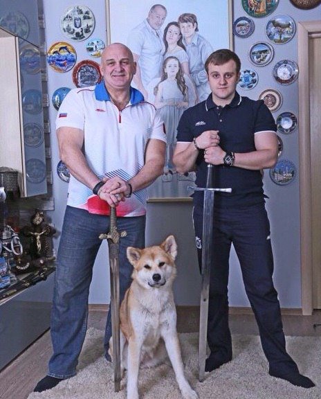 molodejca's tweet image. Сегодня свой день рождения отмечает ИГОРЬ ОГУРЦОВ. Родился 3 ноября 1992 года в городке Калининец (Московская область).

Сын актёра Алекс...