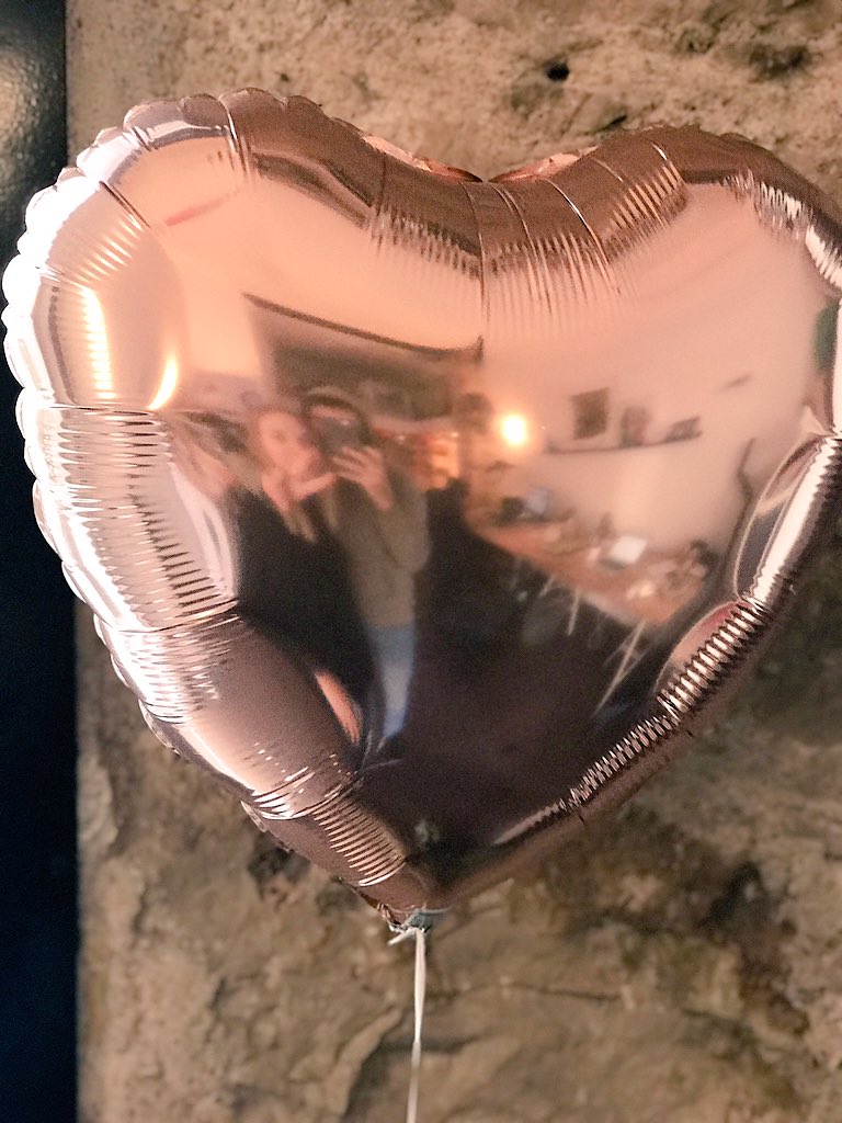 C'est nouveau sur le site : Le ballon cœur Rose Gold ! Son effet miroir est 😍✨ Pour le découvrir bit.ly/2xUPobF #mieuxquedesfleurs