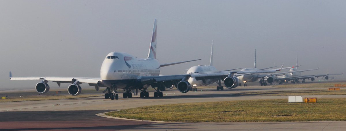 Flugzeug Stau auf dem Flughafen London Heathrow