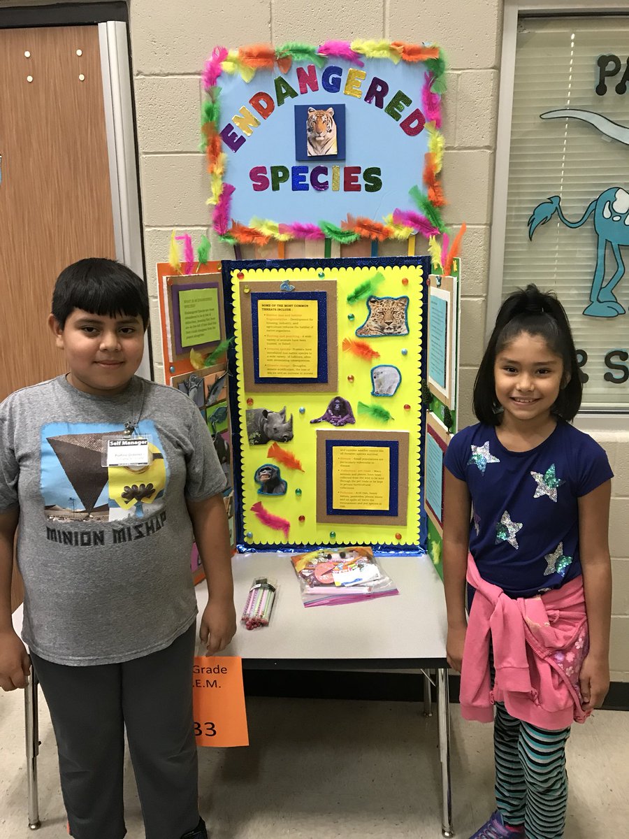 Mendenhall4th's tweet photo. S.T.E.A.M. Expo was a success! So proud of these kiddos &amp; all their hard work!! 💡⏳🔬 #mendenhalllearns https://t.co/QMMfrSUzBz