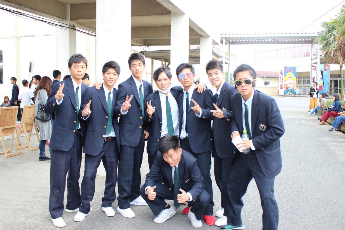 78d4a2babb2b4a2's tweet photo. 向洋祭おもれかった〜
でかい行事はこれで最後
学校行くのもあと3ヶ月やし
たのしもかねー
写真撮ってくれた人ありがと！
土木最高やね。土々呂も最高やね爆笑 https://t.co/Y4S0gdRlDU