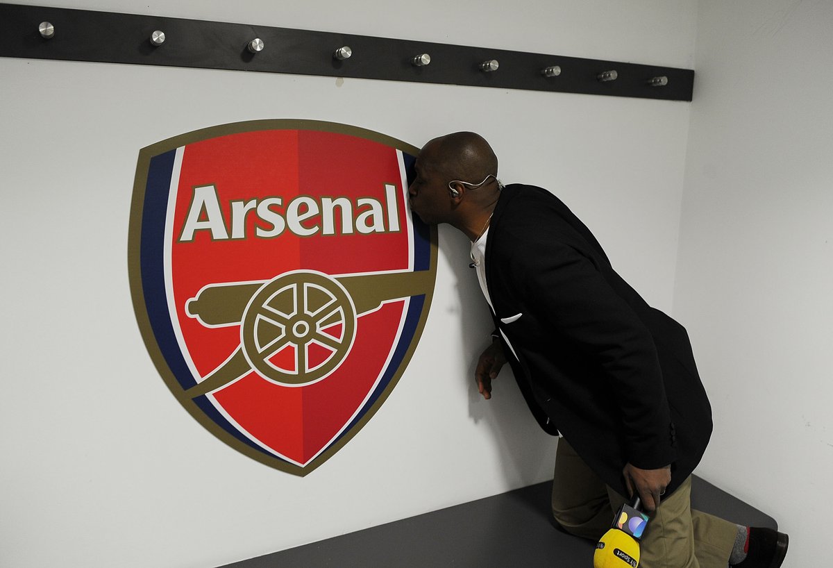 Arsenal's tweet photo. 🔴 288 appearances
⚽️ 185 goals
🏆 5 major honours

We'll always ❤️ @IanWright0 https://t.co/n9RxMTOrVN