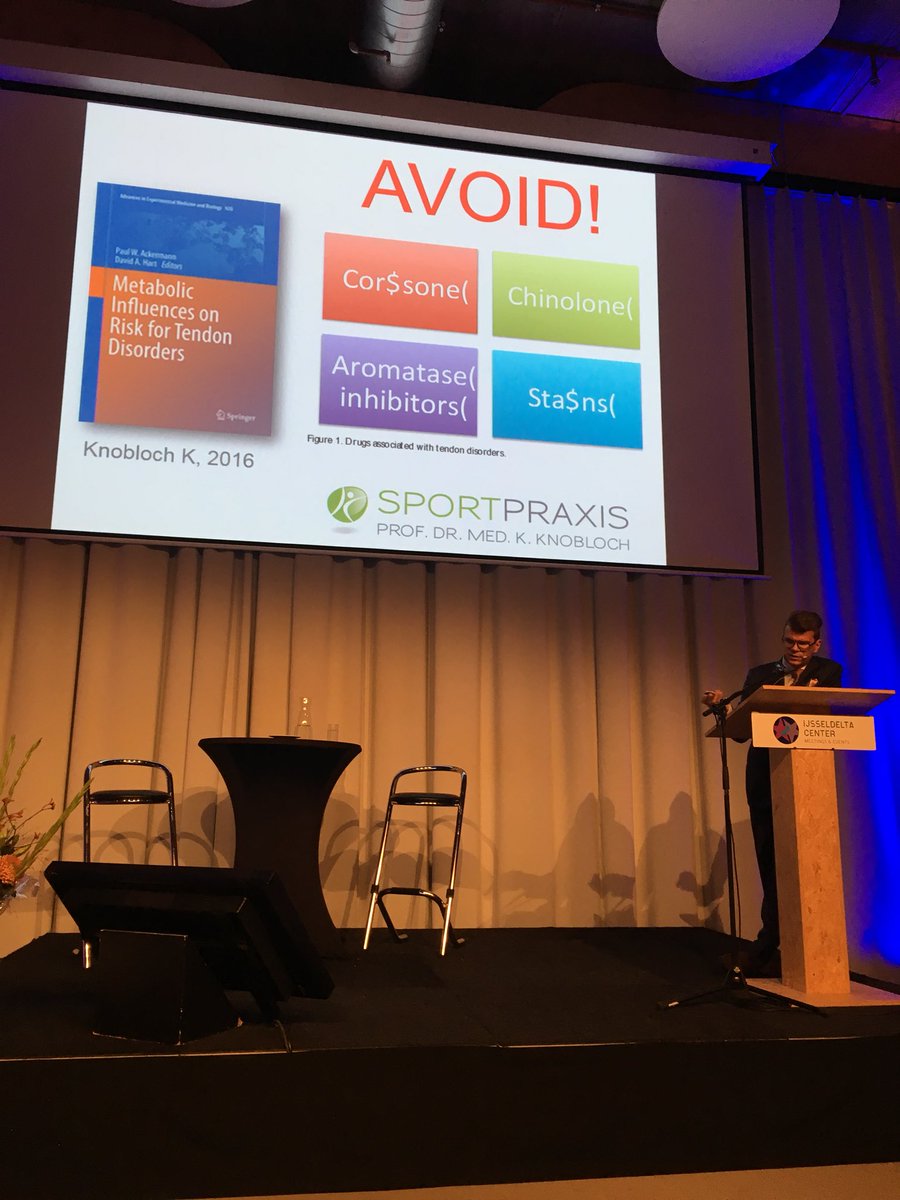 TimvanBeers's tweet photo. Very interesting and joyfull lecture by prof. Dr. Karsten Knobloch  @KarstenKnobloc1 at the #shockwave2017 https://t.co/1sSiqmn061