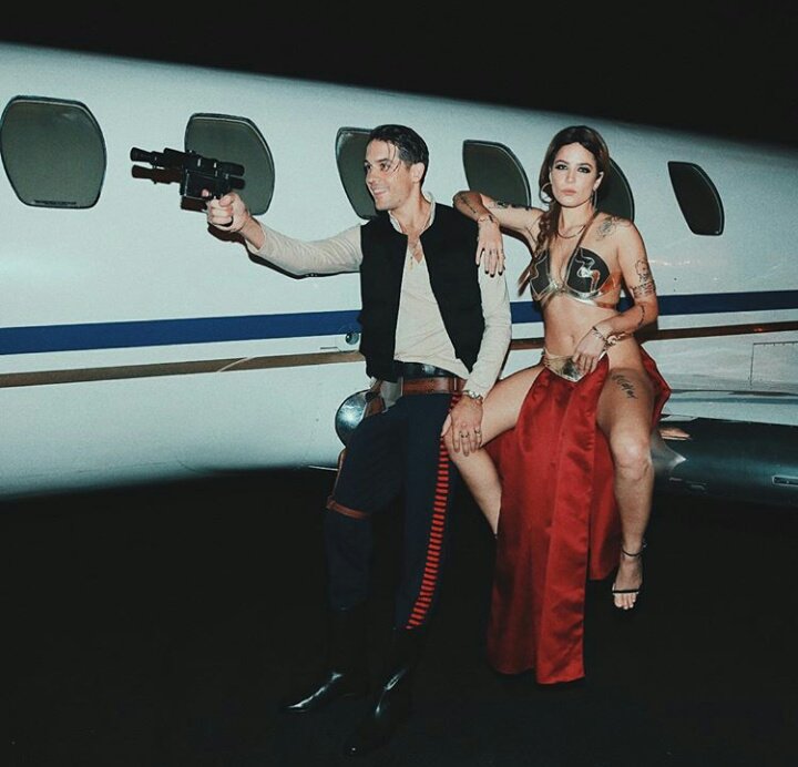 eBrookeMaddox's tweet photo. Han Yolo and the princess hoppin out of the millennium falcon 1 time. https://t.co/kWgKKodfnc
