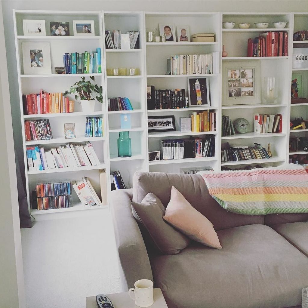 newmumblings's tweet photo. Happy Friday. My new post features our new shelves which I’m constantly rearranging and changing. #shelves #opensh… https://t.co/v6uWIAOMlF https://t.co/JmdokUlCt1