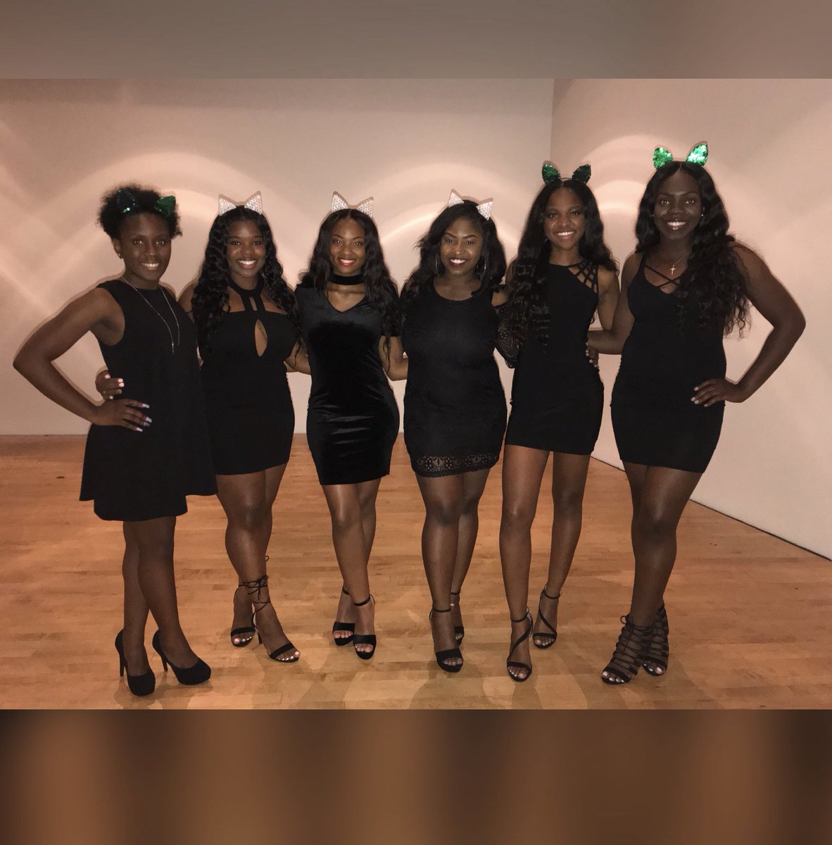 WoahImBeth's tweet photo. #IRTurnZ1 I️ wouldn’t trade these ladies for ANYTHING! Happy Zetaversary 💙😻 https://t.co/cXDU7NJFQd