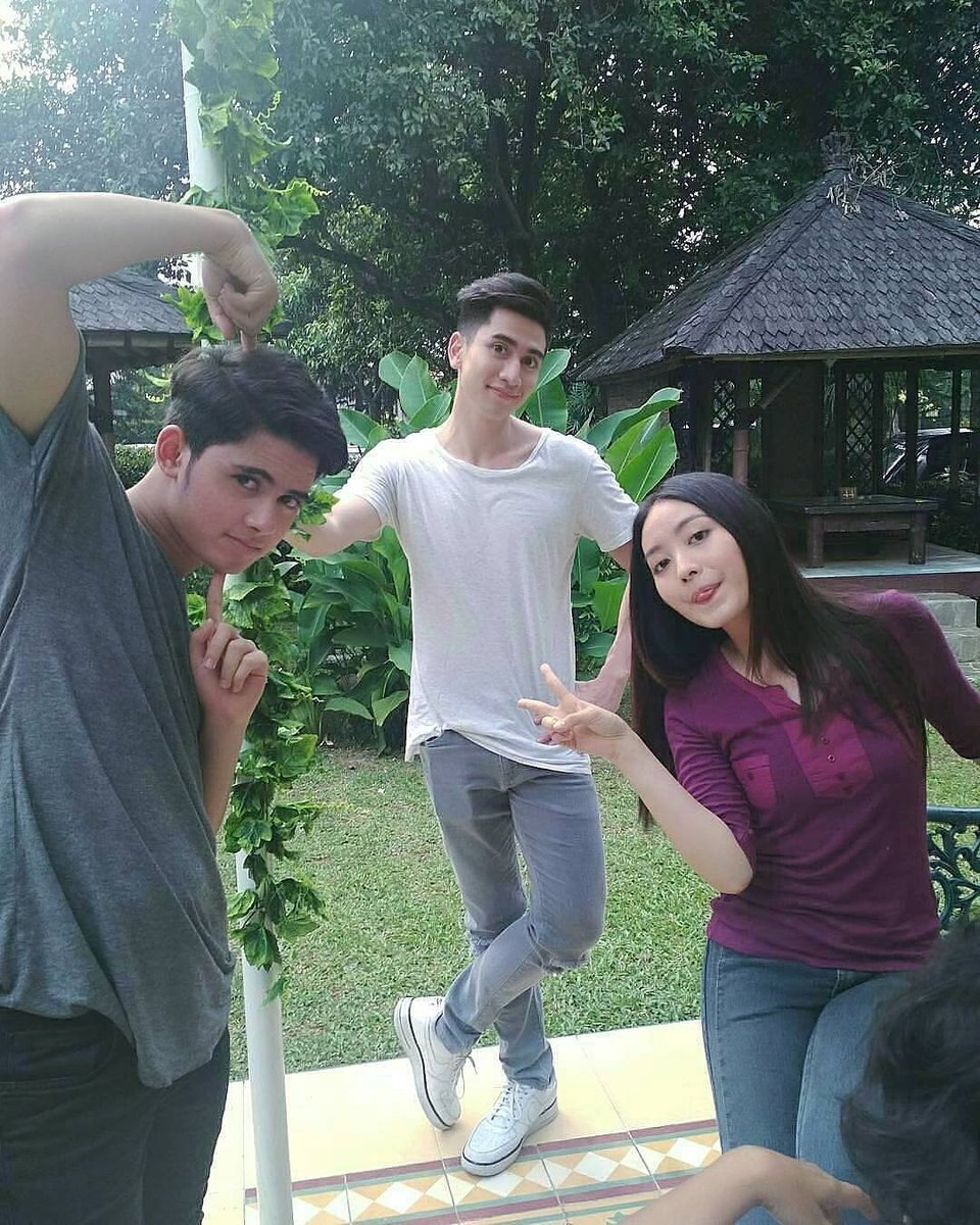 Satya - Vino - Laras ...
#comingsoon #Siapatakutjatuhcintareborn #sctv #sinemart