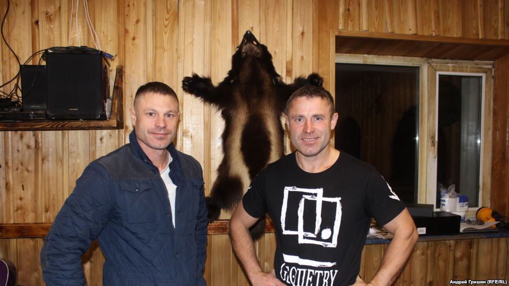Бизнесмены из Магадана призвали объединиться сторонников <a href="/navalny/">Alexey Navalny</a>. На них завели уголовное дело и не дают работать.

sibreal.org/a/28823319.html