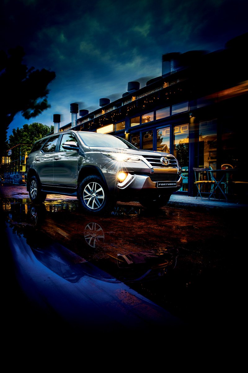 HalfwayMalanda's tweet image. The #Fortuner offers #Safety Features such as #Airbags, #ChildLock, #ABS, #TractionControl &amp;amp; #AntiTheft System.
ow.ly/1TpN30gf7Dc