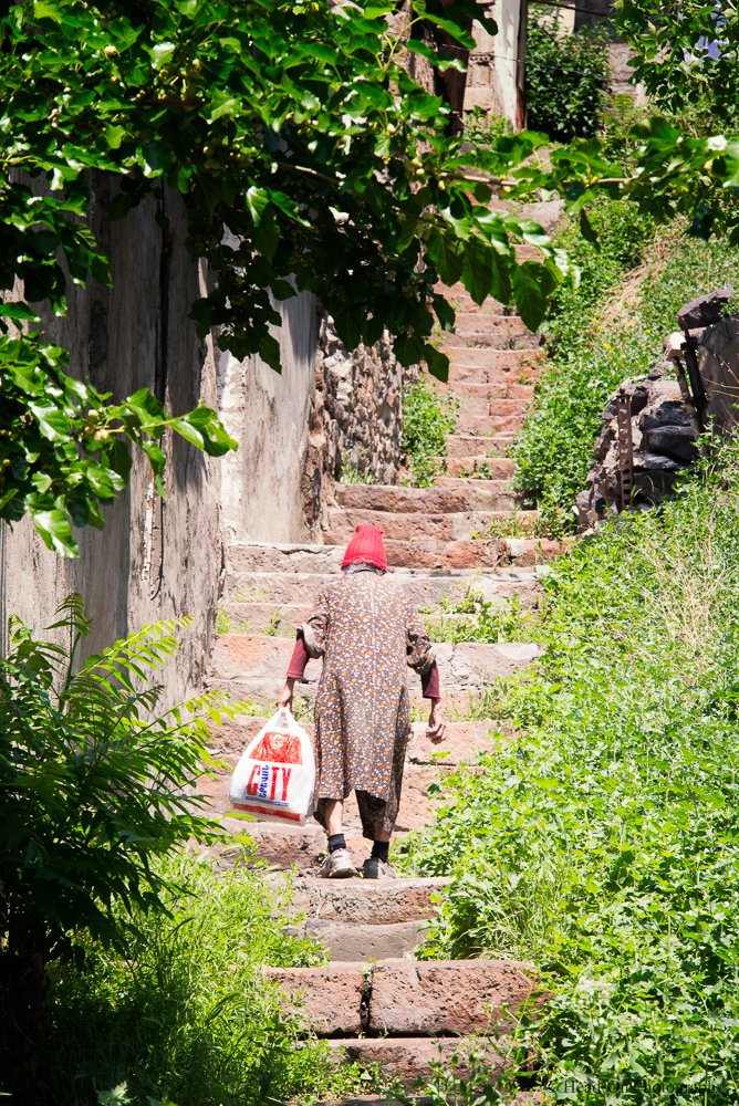HeadOnPhot's tweet photo. 'Common Day' #Yerevan #Armenia https://t.co/ZxDmmjCvQW