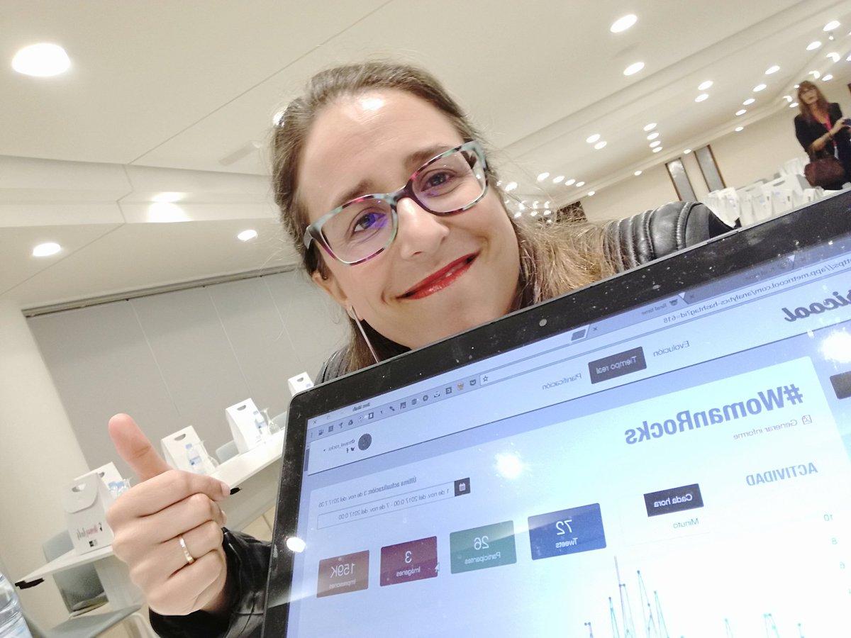 rosamariadiaz_'s tweet photo. Aquí en #WomanRocks contando y analizando con ayuda de @Metricool_es todo lo que pase y maaaás ¡Vamoooos! https://t.co/A1ZqFJe0eb