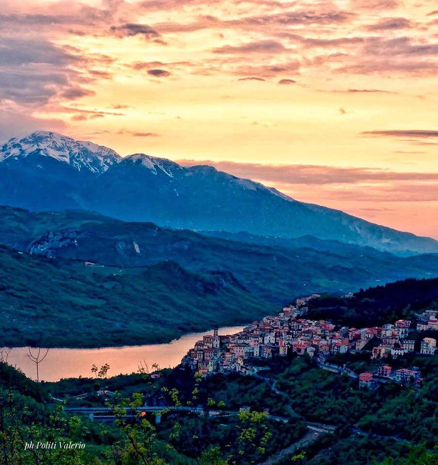 YourAbruzzo's tweet photo. #Colledimezzo (CH), piccolo paese che domina il Lago di #Bomba!
https://t.co/74AX2bv4gu
Ph @Valerio Politi
#Abruzzo #turismo culttabruzzo https://t.co/SNuTgYq6Bf