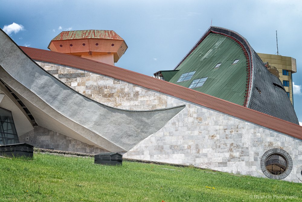 HeadOnPhot's tweet photo. Karen Demirchyan Complex #Yerevan #Armenia #architecture https://t.co/QD3qFayys9