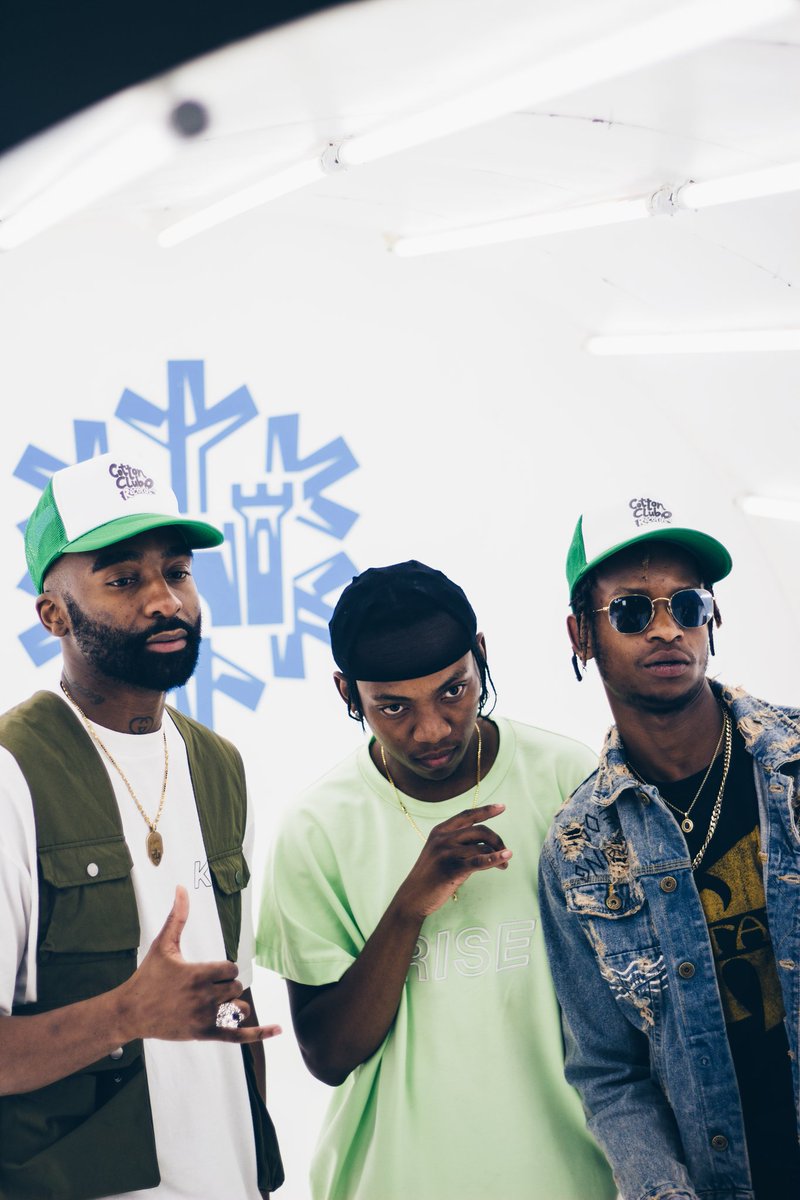 HProHH's tweet photo. #FBF | issa turn up. images from the #CastleLiteIceBar last weekend by me 📸 | @rikyrickworld @FrankCasino_ @GeminiMajor @JMolleyOfficial https://t.co/c54BpASOBu