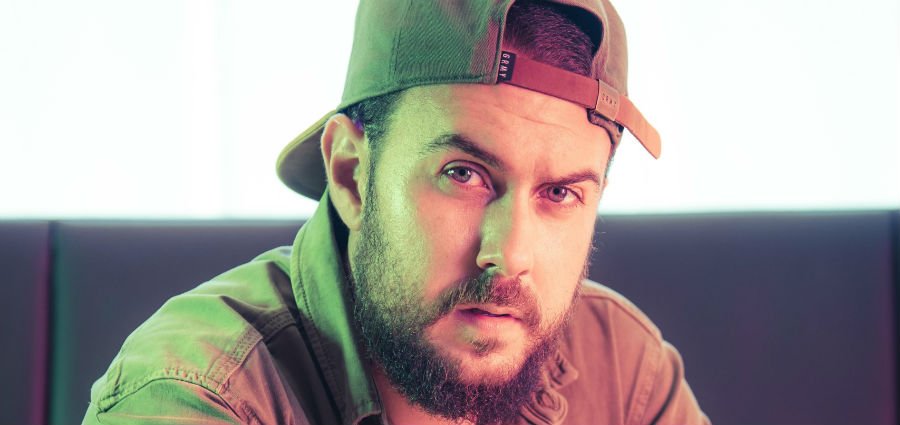 musicazul's tweet photo. [Noticias] @SamuelOKane confirma presentaciones en directo de su nuevo disco en Barcelona y Madrid https://t.co/Md2KSHC71M #SamuelOKane https://t.co/uD5ZorPmnf