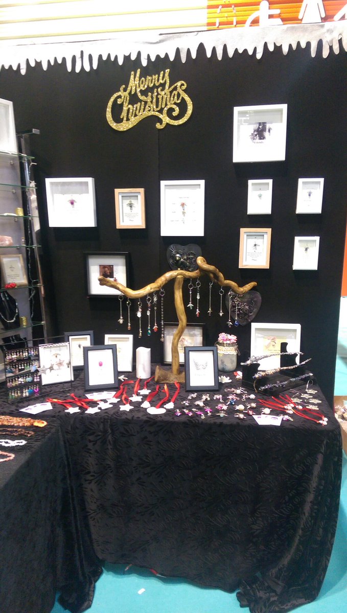 Miss_Peculiars's tweet photo. Day 2 of #StitchSewHobby @thenec  today! Demonstrating #petalpounding #mixedmedia &amp; #jewellerymaking - #handmade #xmas #gifts available too! https://t.co/ssmxiarN1i