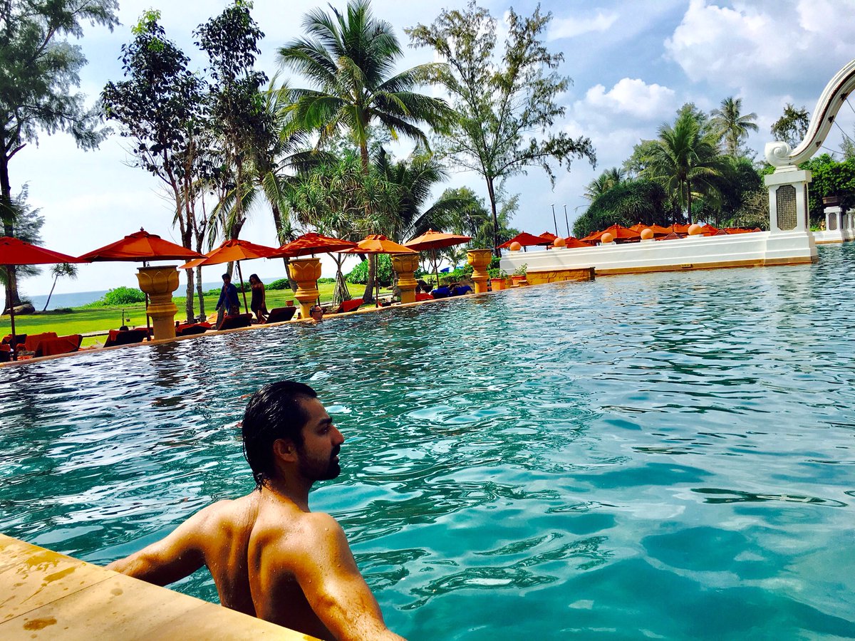 Anand_here_'s tweet photo. Appreciate this Moment.
#phuket #phuketthailand #beach #jwmarriot #dance #show #workchill #friends #sky #water #sea #blue #shiblang https://t.co/gYutHRuLji