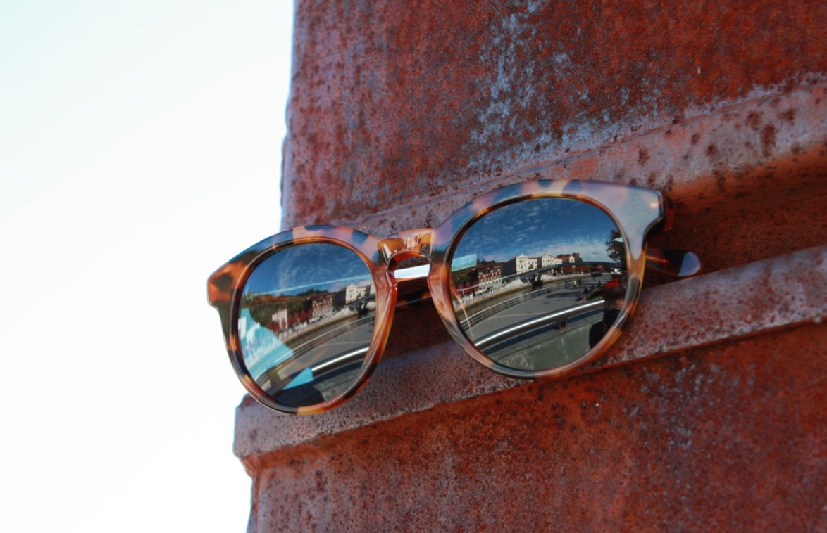 CottetBarcelona's tweet photo. 🍂🍁¿Ya tienes tus gafas de la temporada?🍂🍁#online #shopping #FelizFinde https://t.co/Dacr9AdvUR