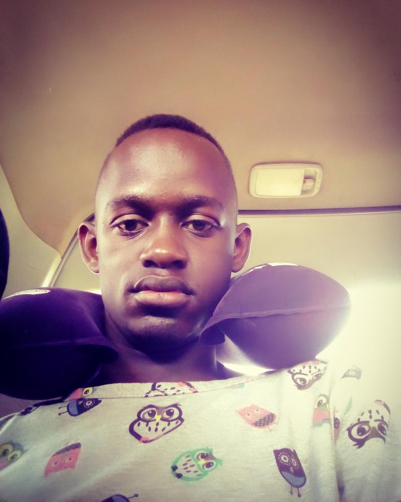 IbrahimKay13's tweet photo. He Seems Bothered Today 
Any One Out Thea To Give Him A Plot ✌✌✌✌✌
#JuumaKareem https://t.co/w5bf3ilfn0