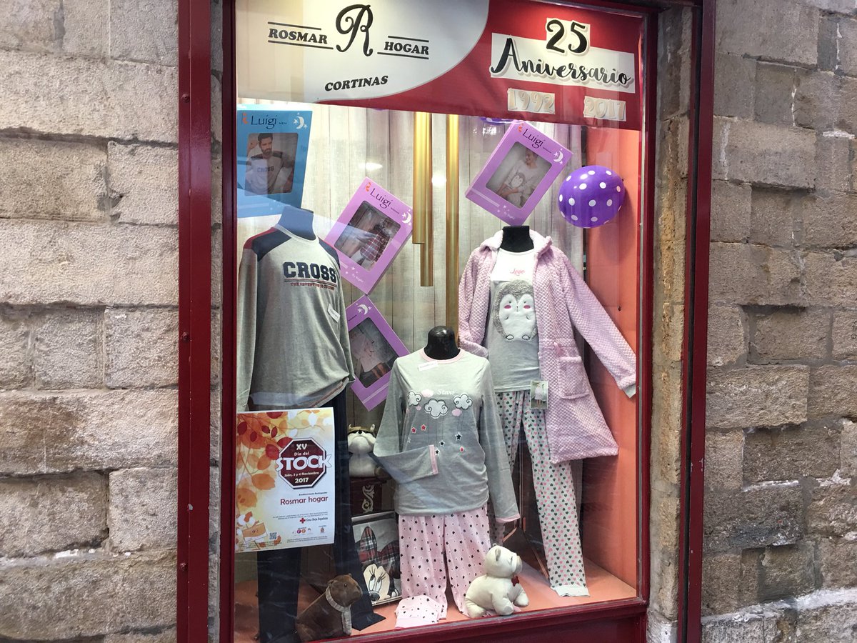 comercio_jaen's tweet photo. Comienzan a abrir los #Comercios participantes en la nueva edición del #DiaDelStock en #Jaen. Viernes y Sábado de #shopping 🛍🛍😜 https://t.co/SXR3V21JOt