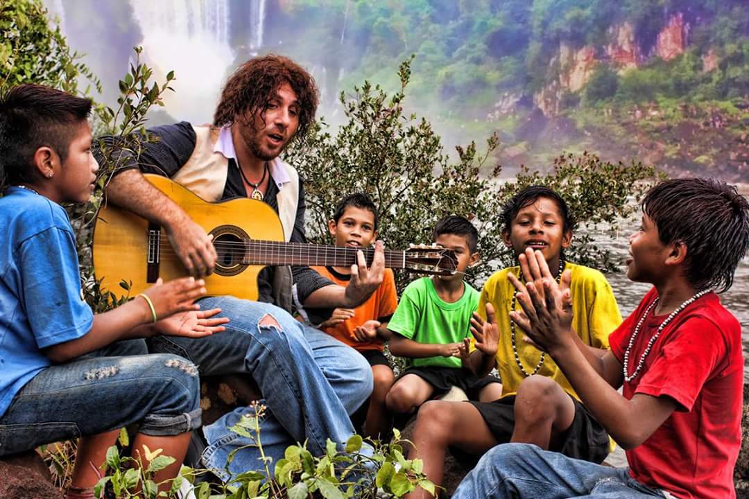 charlygitanos's tweet image. Noviembre, mes de Reuniones importantes.
Nuevos proyectos en solitario desde Alemania... y preparando #SeEnciendeElMundo2018 👫 #Unicef