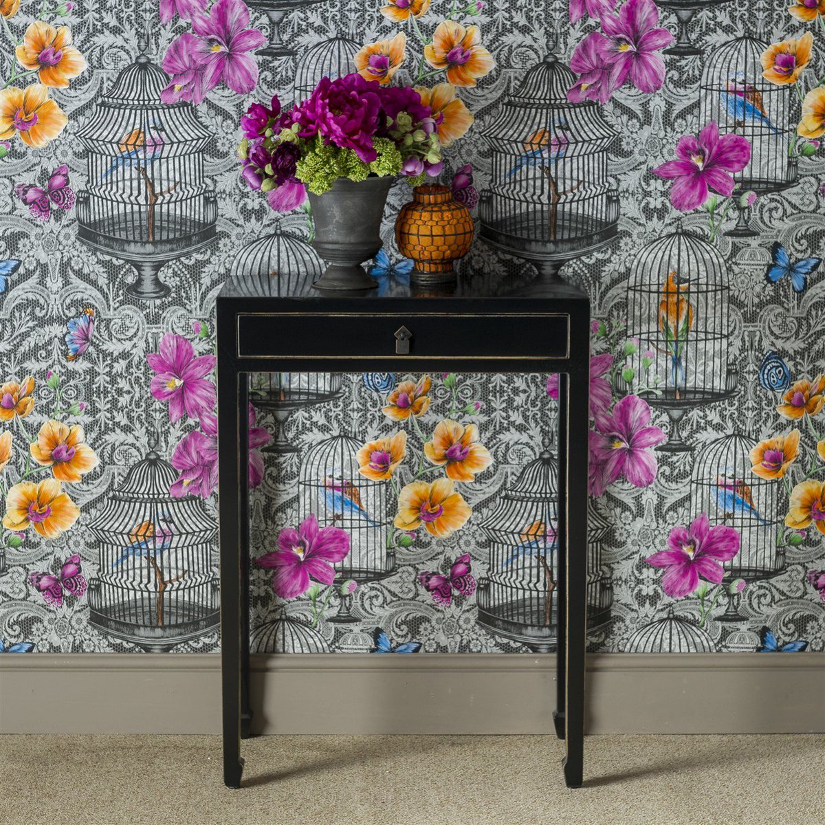 A luxurious Oriental glossy black elm #console #table; with one drawer &amp; charming turned in feet. ow.ly/vfJV30gj6A0 #interiors