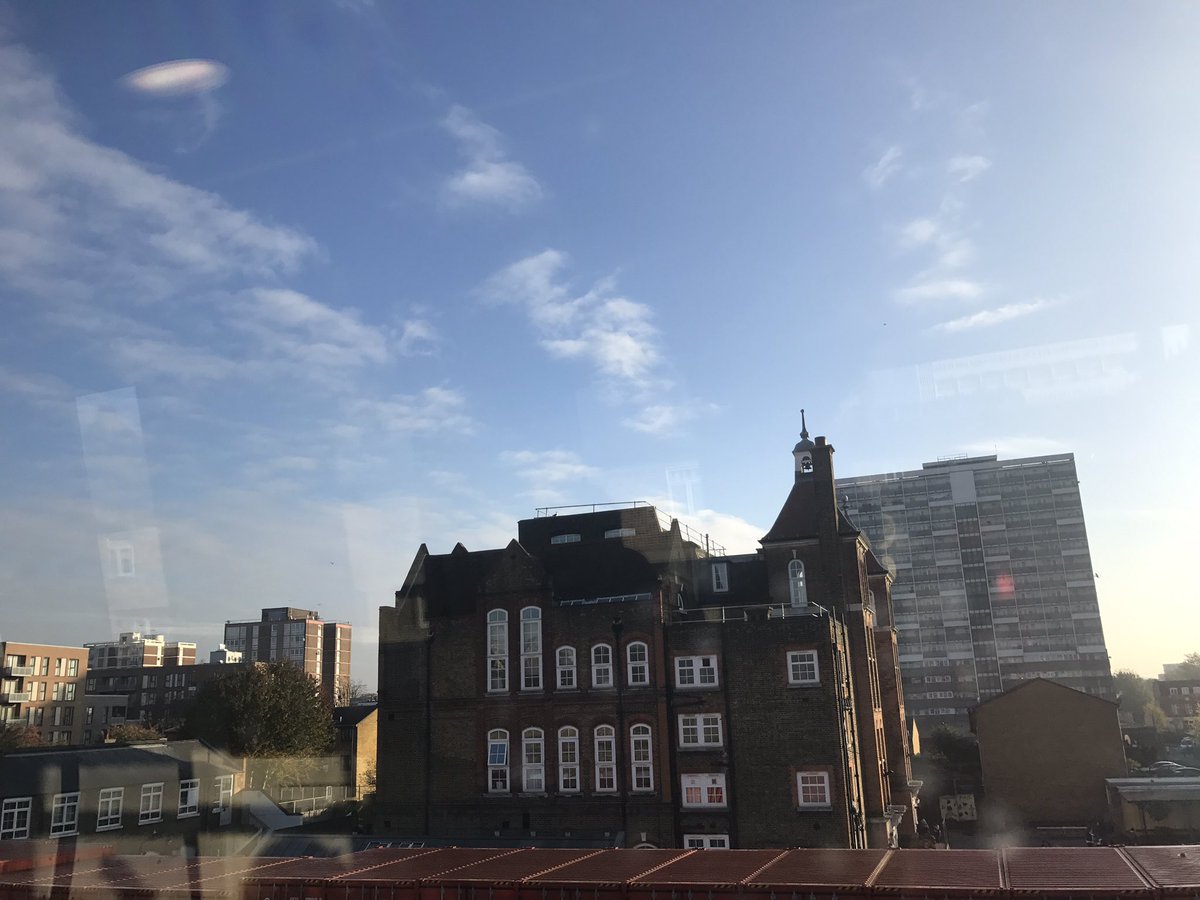 predpsychUK's tweet photo. Morning all!last day #predmod17 at @KingsBioP @KingsCollegeLon Sunny Friday in London,final sessions in #randomForest and #svm are waiting π€ https://t.co/lh4Lw3Ut4o
